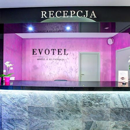Hostel Evotel Zielonka  Eksteriør billede