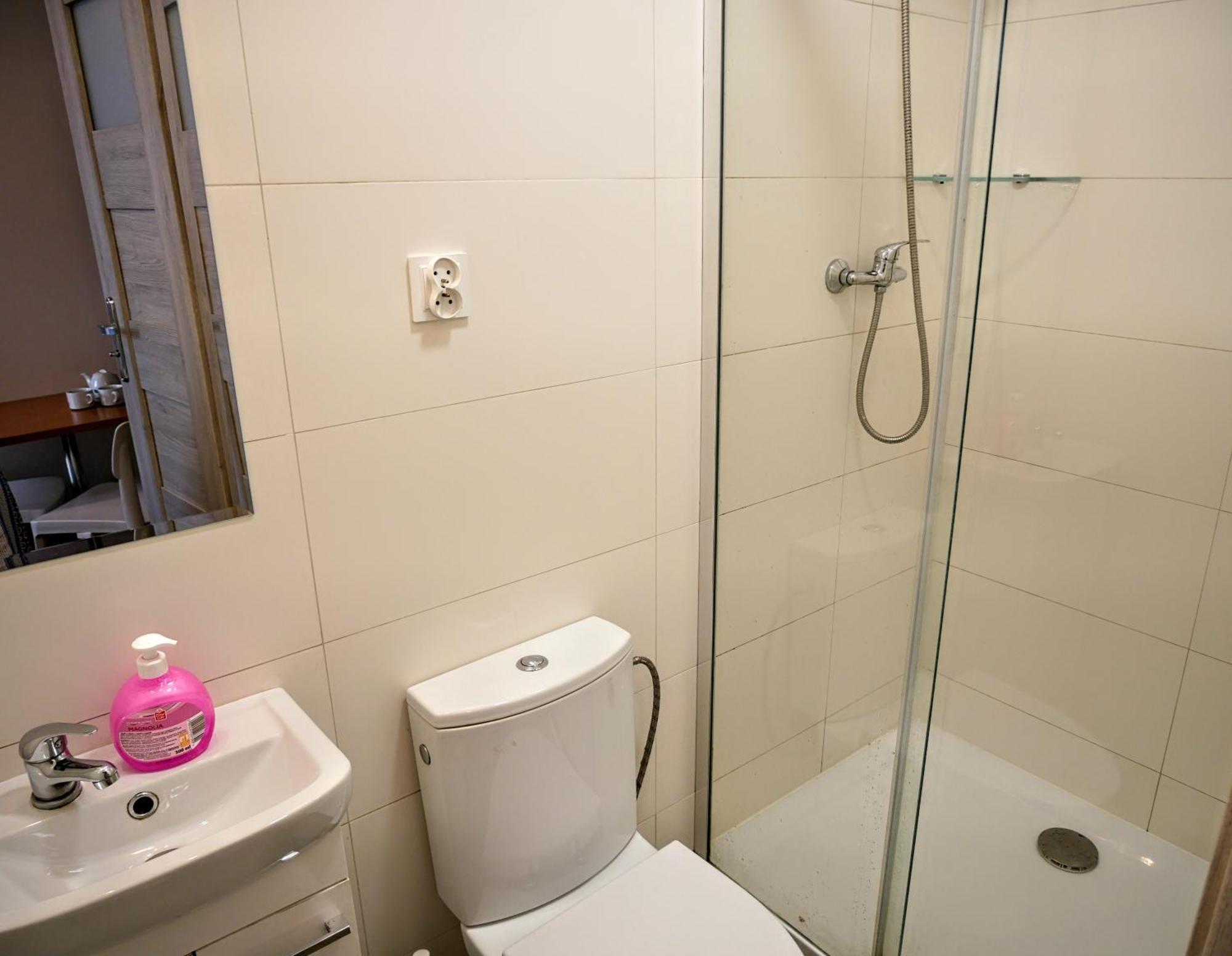Hostel Evotel Zielonka  Eksteriør billede