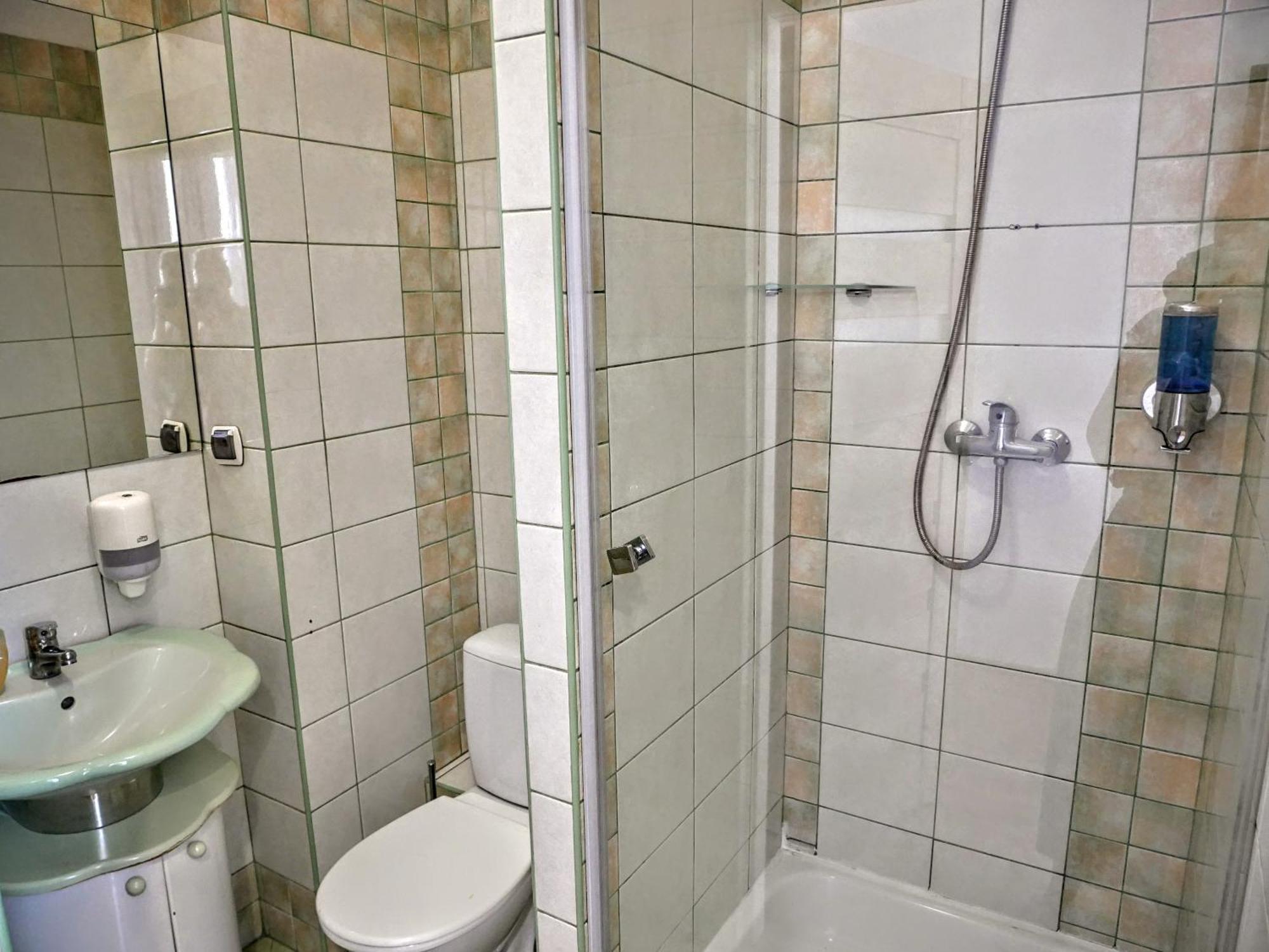 Hostel Evotel Zielonka  Eksteriør billede