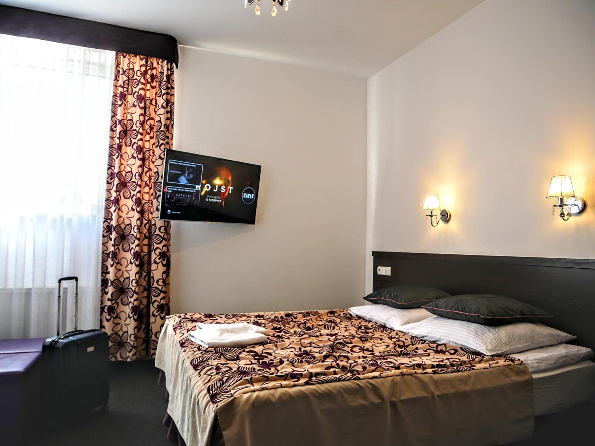 Hostel Evotel Zielonka  Eksteriør billede